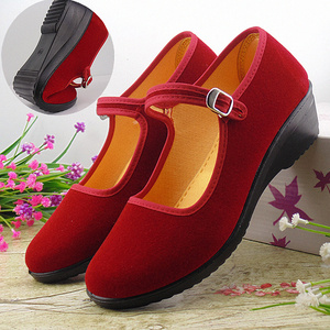 舞蹈队广场跳舞鞋红色粗跟一字扣带老北京布鞋舒适透气平绒浅口鞋