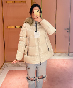 专柜直播盟可睐MONCLER23秋冬新款Laiche毛领短款羽绒服女巴黎代