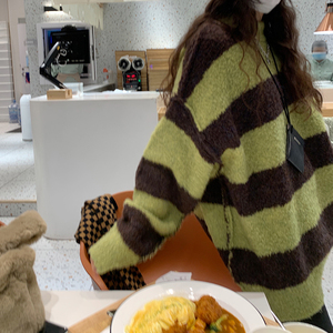 soloki韩版复古撞色咖绿色条纹软糯羊毛厚实温暖外缝线中长款毛衣