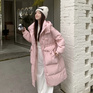 粉色连帽羽绒服冬季女2024新款韩版收腰温柔风中长款70白鸭绒外套