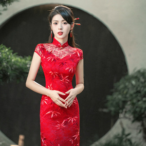 2024新娘新款中国红绣花蕾丝长款旗袍连衣裙 宴会礼服新娘旗袍