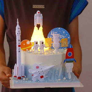宇航员蛋糕装饰摆件宇宙飞船带灯火箭宝宝周岁星球插件航天飞机