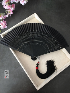 中国风全竹雕刻镂空扇子日式纯色黑色扇子古风旗袍夏季男女舞蹈扇