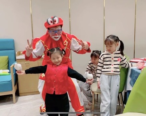 小丑表演小丑魔术北京小丑上门服务宝宝宴生日会百日宴泡泡秀