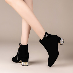 高跟小短靴女春秋季新款方头黑色磨砂皮粗跟女靴中跟裸靴马丁靴子