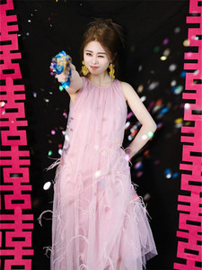 新中式粉色晨袍女新娘婚礼法式高级感小众轻婚纱礼服晨拍仙气长裙