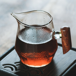 中式耐热玻璃公道杯带柄加厚布纹木把玻璃分茶器功夫茶茶具匀杯大