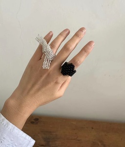宇宙未来韩国小众设计师同款23ss手工制作串珠打结戒指指环