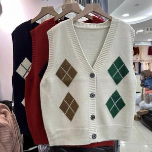 2021年冬季新款韩版羊毛上衣针织无袖马甲女凌形格子毛衣外套
