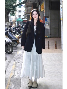 2024年早春新款oversize黑色西装外套女小众设计感西服休闲质感