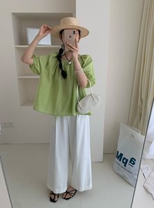尤梨谷9087韩系夏季褶皱圆领泡泡袖纯色衬衫女设计感小众短袖上衣