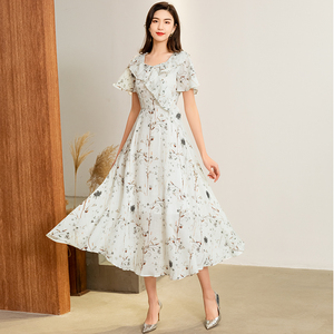 原创设计2021新款女神范女夏苎麻白色度假连衣裙简约修身舒适长裙