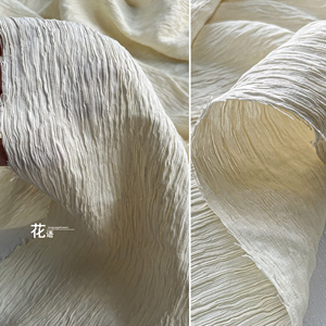 米白色褶皱树皮纹理提花布料 立体肌理压褶手工DIY服装设计师面料
