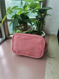 欧舒丹砖红色方形小巧拉链简单化妆包 布收纳袋