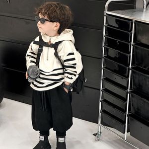 巴拉巴柆时尚潮流儿童套装2024春季新款韩版男童洋气条纹卫衣宝宝