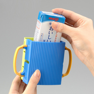 日本进口INOMATA可调节饮料收纳盒牛奶托架防洒儿童饮料杯 防漏