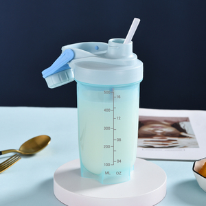 食品级微波炉塑料牛奶杯儿童冲奶粉专用带刻度防摔直饮便携早餐杯