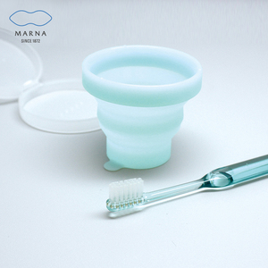 日本MARNA家居用品刷牙杯漱口杯迷你旅行便携可折叠杯子硅胶水杯