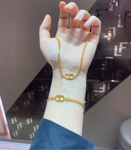 六福珠宝国内代购新款足金猪鼻子手链计价黄金时尚大方送女朋友