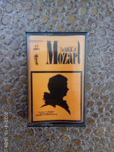 莫扎特 经典14首 序曲 钢琴  巴松 夜曲 交响等 USA原版磁带