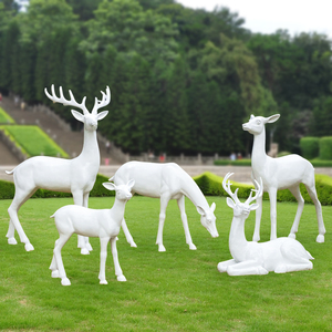 玻璃钢梅花鹿雕塑摆件户外园林景观仿真抽象白麋鹿动物美陈装饰品