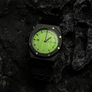 2024款原创街头时尚极昼绿表盘纯黑色钢带男士手表无logo设计腕表
