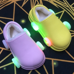 巧贝淘发光闪灯创意小汽车可爱鳄鱼室内防滑保暖宝宝儿童棉拖鞋冬