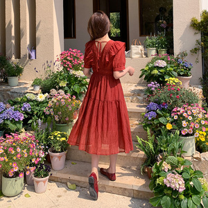 茶歇法式复古红色连衣裙女夏2024新款气质荷叶边海边度假仙女裙子