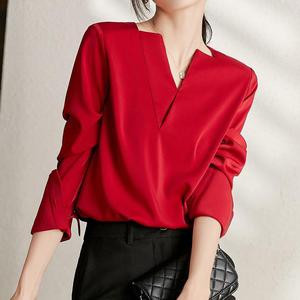 优雅气质新年本命年红色衬衫秋法式设计感V领垂感真丝长袖衬衣女