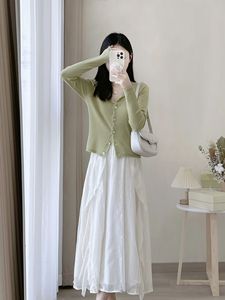 早春季新款穿搭一整套韩剧茶系薄荷曼波风针织衫+半身裙两件套装