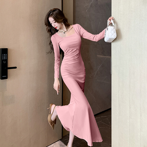 韩系方领粉色长袖T恤裙带胸垫针织连衣裙女秋装气质包臀鱼尾长裙