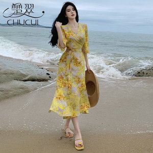 黄色法式一片式海边雪纺连衣裙子女夏季风情网红碎花沙滩长裙高端