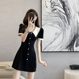 法式赫本风高级感西装小黑裙女2024夏季新款收腰显瘦小个子连衣裙
