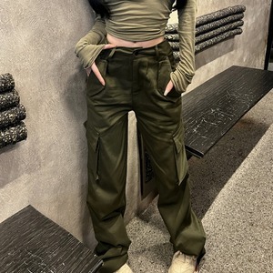 韩版新款军绿色简约修身t恤高腰休闲口袋工装裤女秋冬潮流两件套