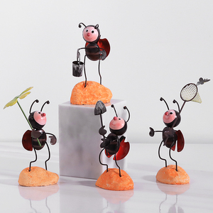 创意北欧可爱蚂蚁小瓢虫铁艺办公室摆件客厅家居电视柜装饰品摆设