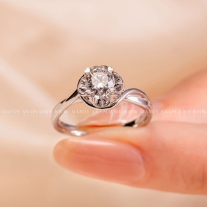 D色莫桑石钻戒50分戒指女小众设计感纯银18K铂金求婚结婚砖石戒子