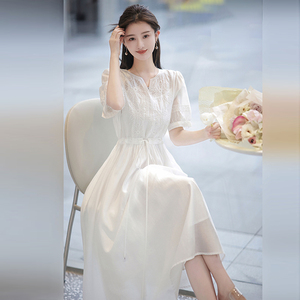 白色连衣裙女夏季法式高级感气质御姐轻熟小香风惊艳绝美仙女长裙