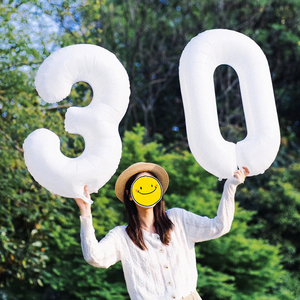 32寸40寸ins风白色铝膜大数字气球女生25岁30岁生日户外拍照道具