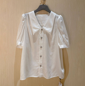 艾哥弟斯新款2024夏季宽松娃娃领上衣女垂感短袖高端白色真丝衬衫