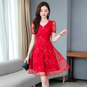 红色小个子夏装高端奢华大牌名媛气质蕾丝连衣裙2024新款大码女装