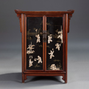 独角鹿西洋古董家具中国出品童趣主题黑漆木镶嵌骨雕边柜柜子立柜