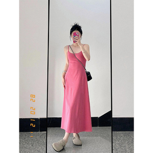 Xiaoxi/枭系 莓红色U领性感吊带连衣裙女夏季气质度假长裙包臀裙