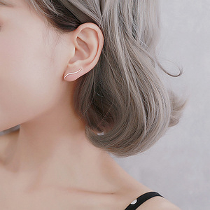 简约撇捺流线书法设计感耳环韩气质个2023新款潮耳钉显瘦脸耳夹