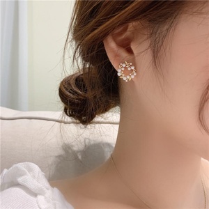 韩国气质925银针圆圈橄榄枝耳环个性高级感法式珍珠耳钉复古耳饰