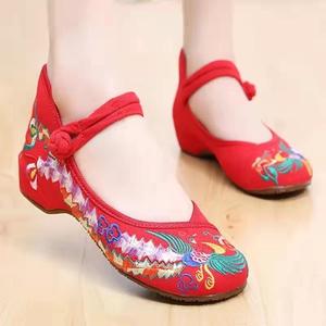 老北京女布鞋民族风绣花鞋坡跟鞋红色婚鞋广场舞蹈鞋汉服单鞋2024