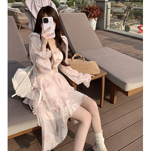 多巴胺粉色碎花泡泡长袖连衣裙女夏泰国海边度假沙滩公主蓬蓬短裙