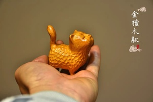 木雕「傲娇猫」小猫摆件可爱动物有风同款迷你文玩手把件生日礼物