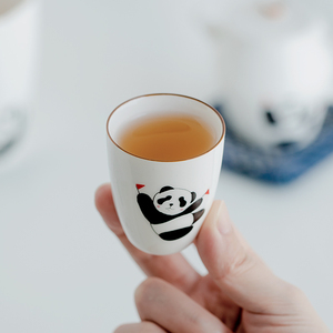 小熊猫陶瓷闻香杯家用品茗杯单个白瓷功夫喝茶杯子个人专用主人杯