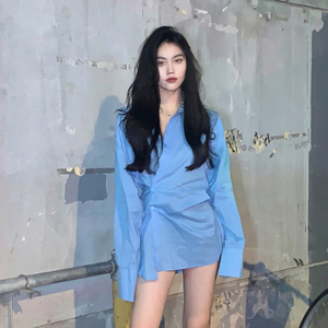韩版衬衫连衣裙2024新款秋季设计感褶皱收腰显瘦蓝色长袖短款裙子