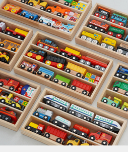 儿童小火车头车模玩具木制质滑行车惯性磁性盒装小车兼容木质轨道